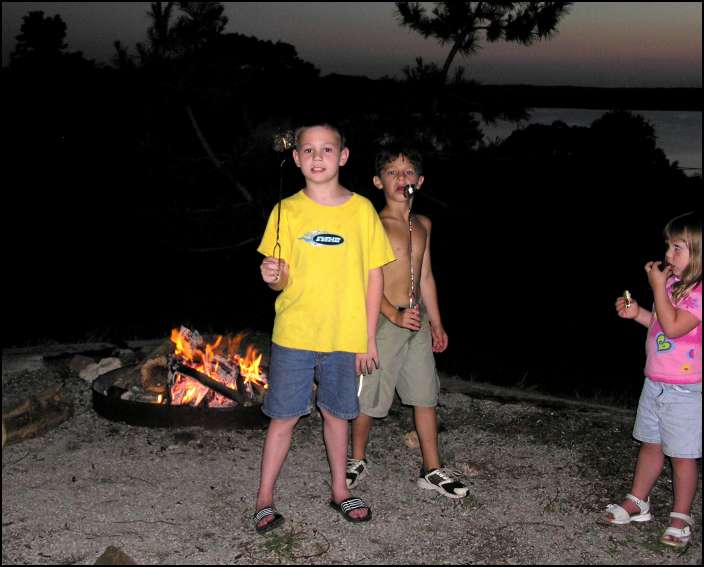 Campfire at Papa Don's (Rayon) at Birch Lake